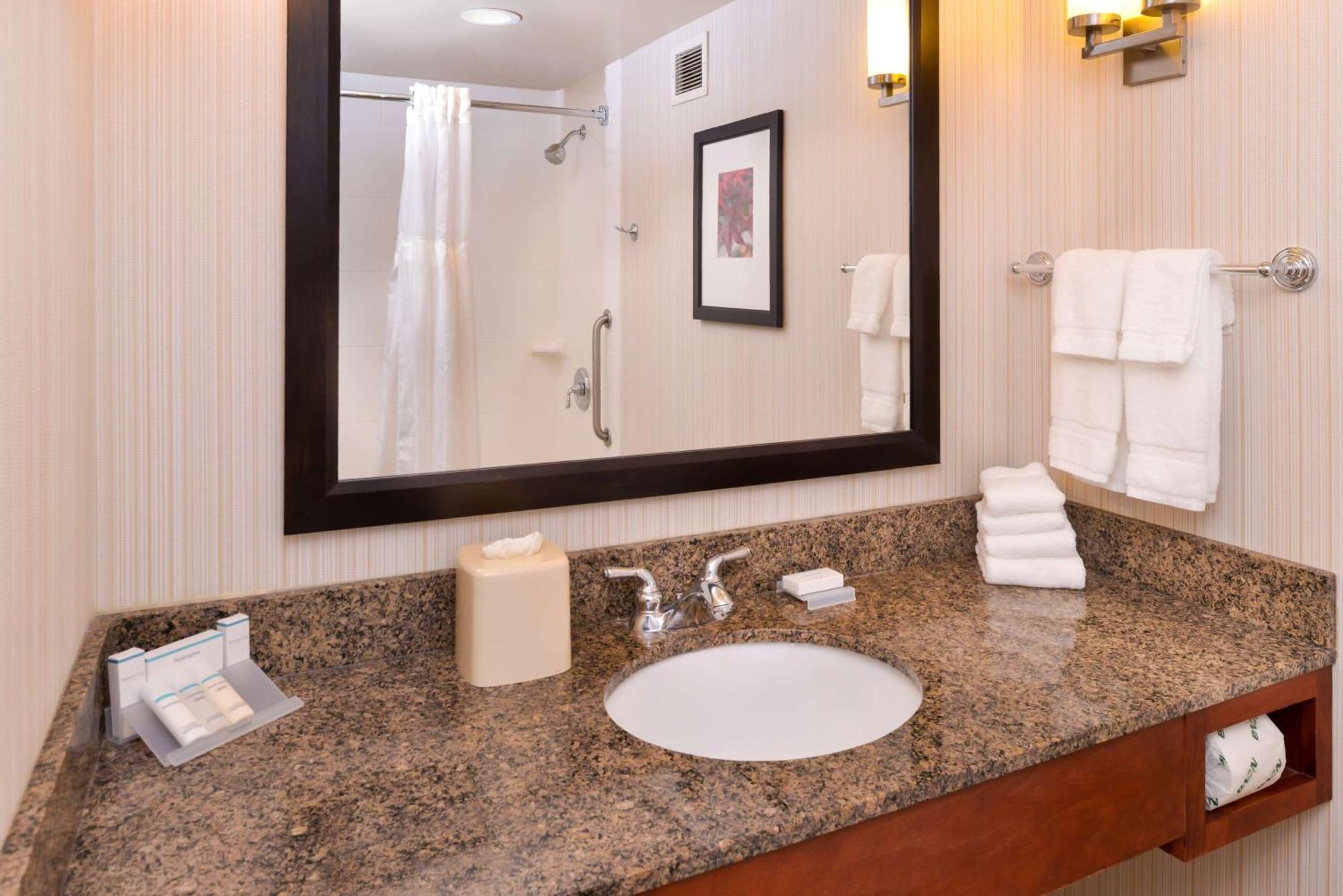 Hilton Garden Inn White Marsh Exterior photo