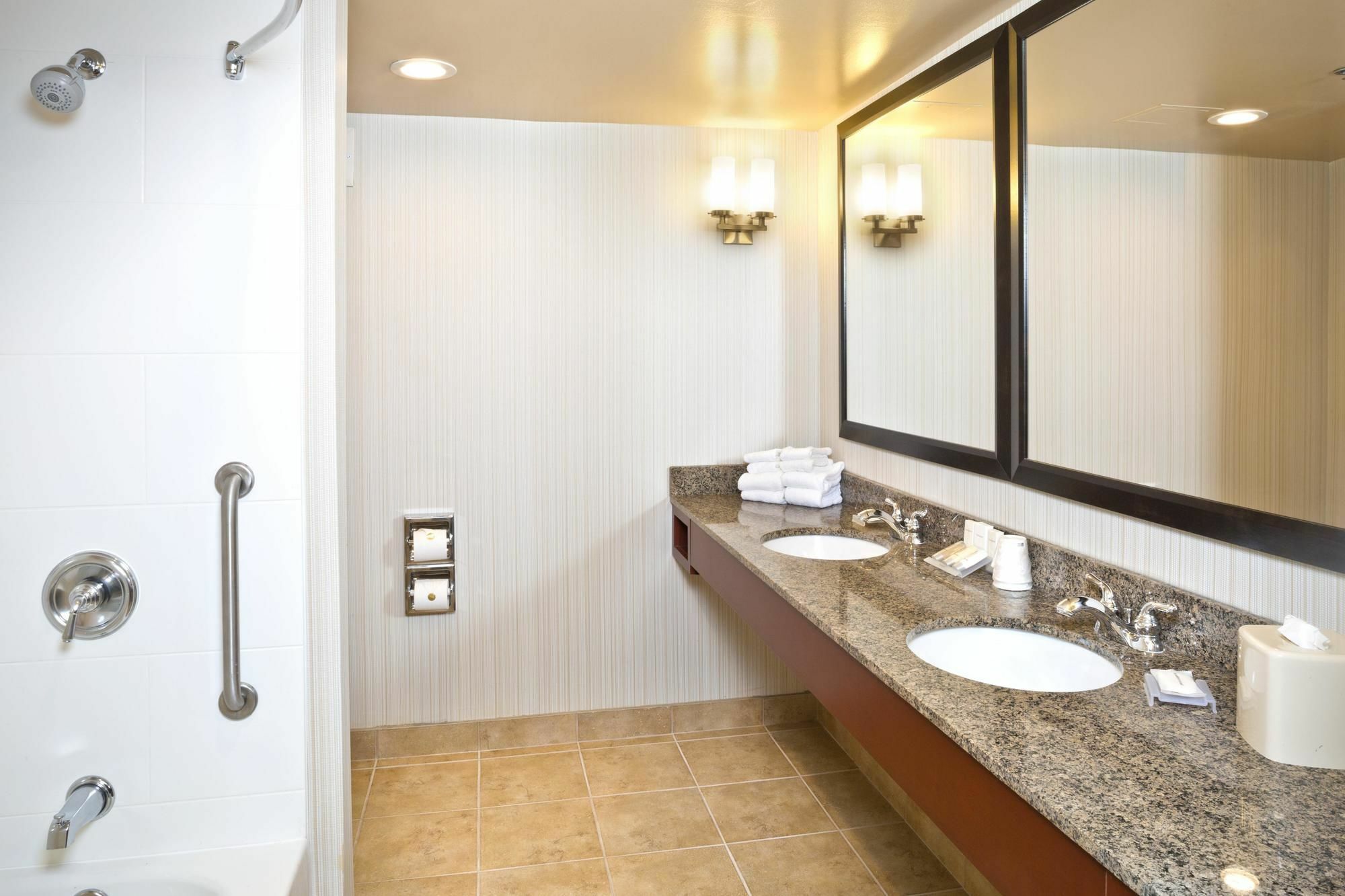 Hilton Garden Inn White Marsh Exterior photo