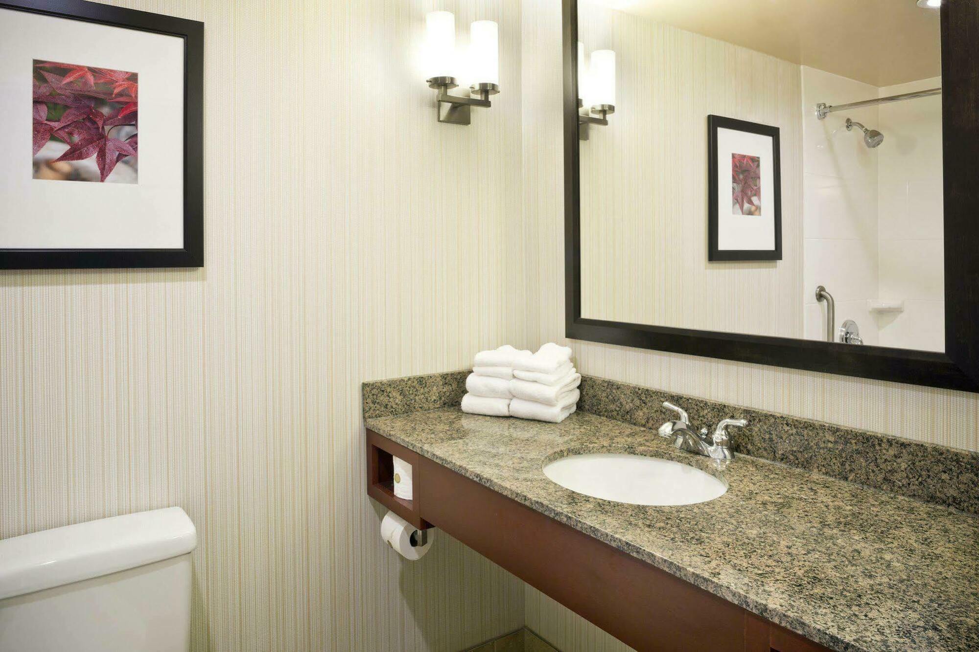 Hilton Garden Inn White Marsh Exterior photo