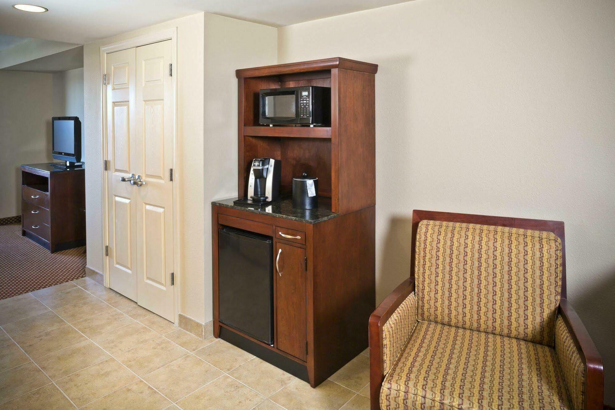 Hilton Garden Inn White Marsh Exterior photo